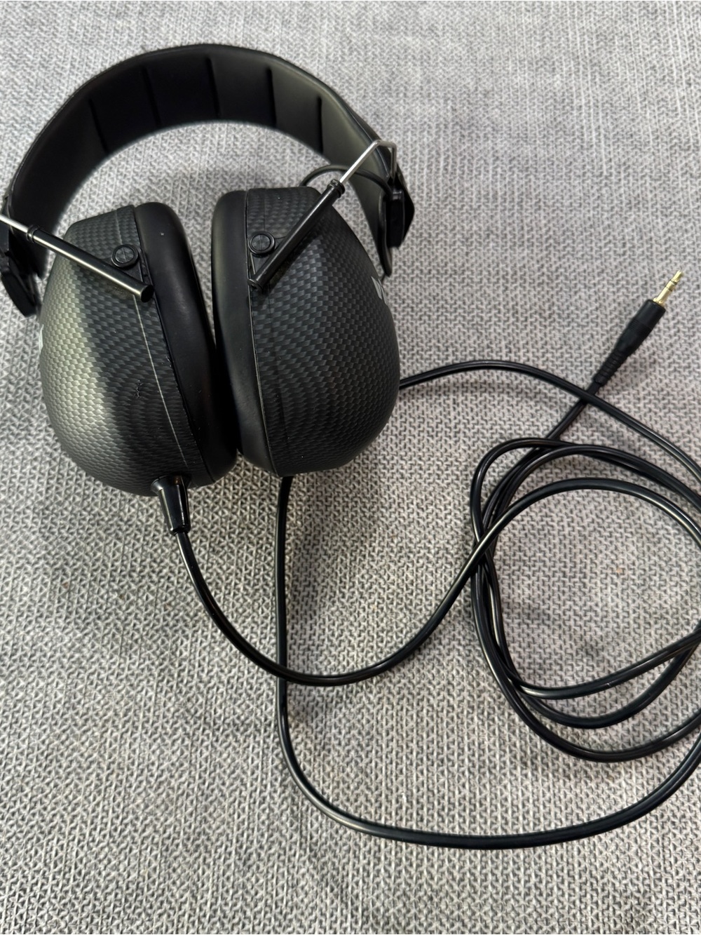 Vic Firth SIH2 Stereo Isolation Headphones Drummer Carbon Fiber Barely Used